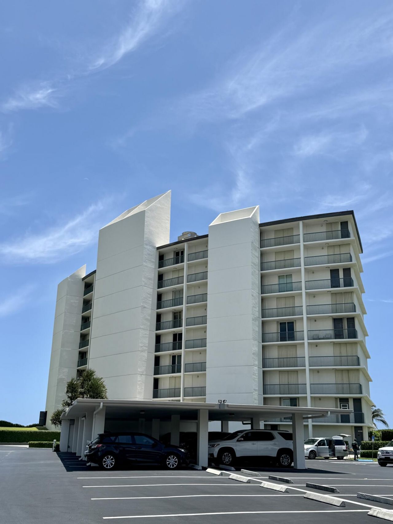 5400 N Ocean Drive, Singer Island, FL 33404 Photo