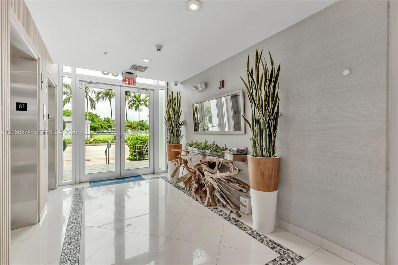 6305 Indian Creek Dr, Unit 3G, Miami Beach, FL 33141 Photo