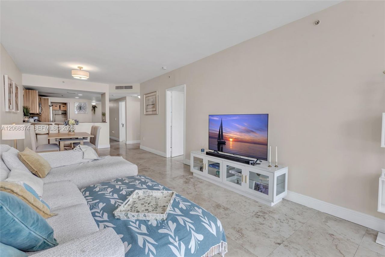 6305 Indian Creek Dr, Unit 3G, Miami Beach, FL 33141 Photo