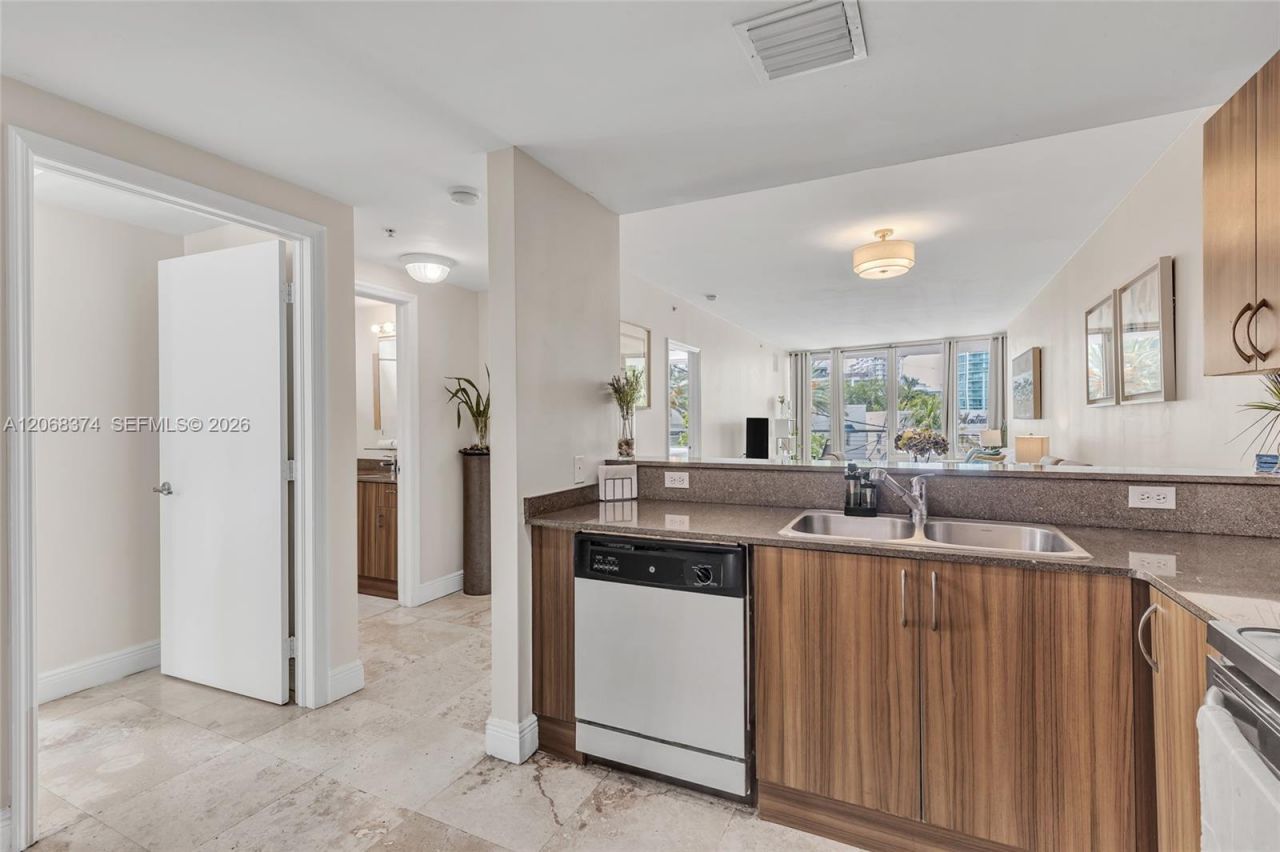 6305 Indian Creek Dr, Unit 3G, Miami Beach, FL 33141 Photo