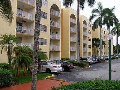 7000 NW 186th St , Unit 4-323, Hialeah, FL 33015 Photo