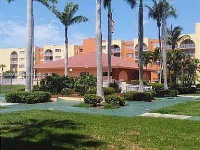 7000 NW 186th St , Unit 4-323, Hialeah, FL 33015 Photo