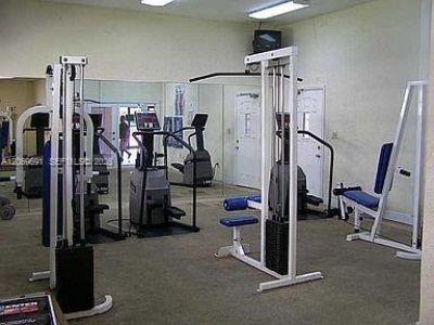 7000 NW 186th St , Unit 4-323, Hialeah, FL 33015 Photo