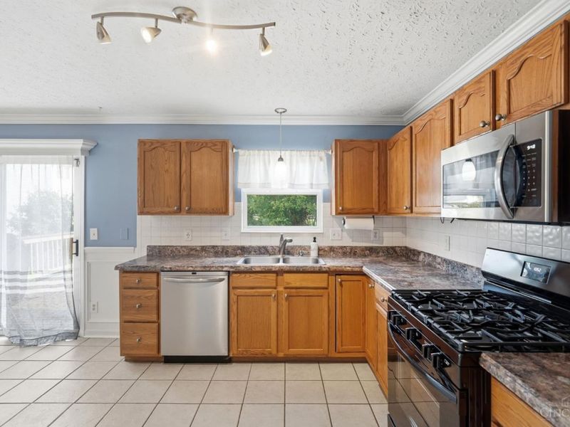 908 Pine Needle Place, Hamilton Township, OH 45039 Photo 14
