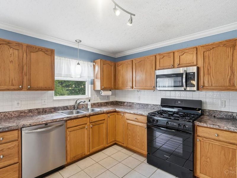 908 Pine Needle Place, Hamilton Township, OH 45039 Photo 16