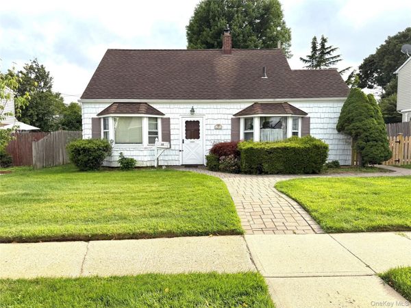 32 Griddle Lane , Levittown, NY 11756