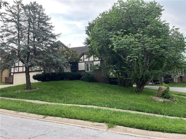 16213 W 136th Terrace, Olathe, KS 66062