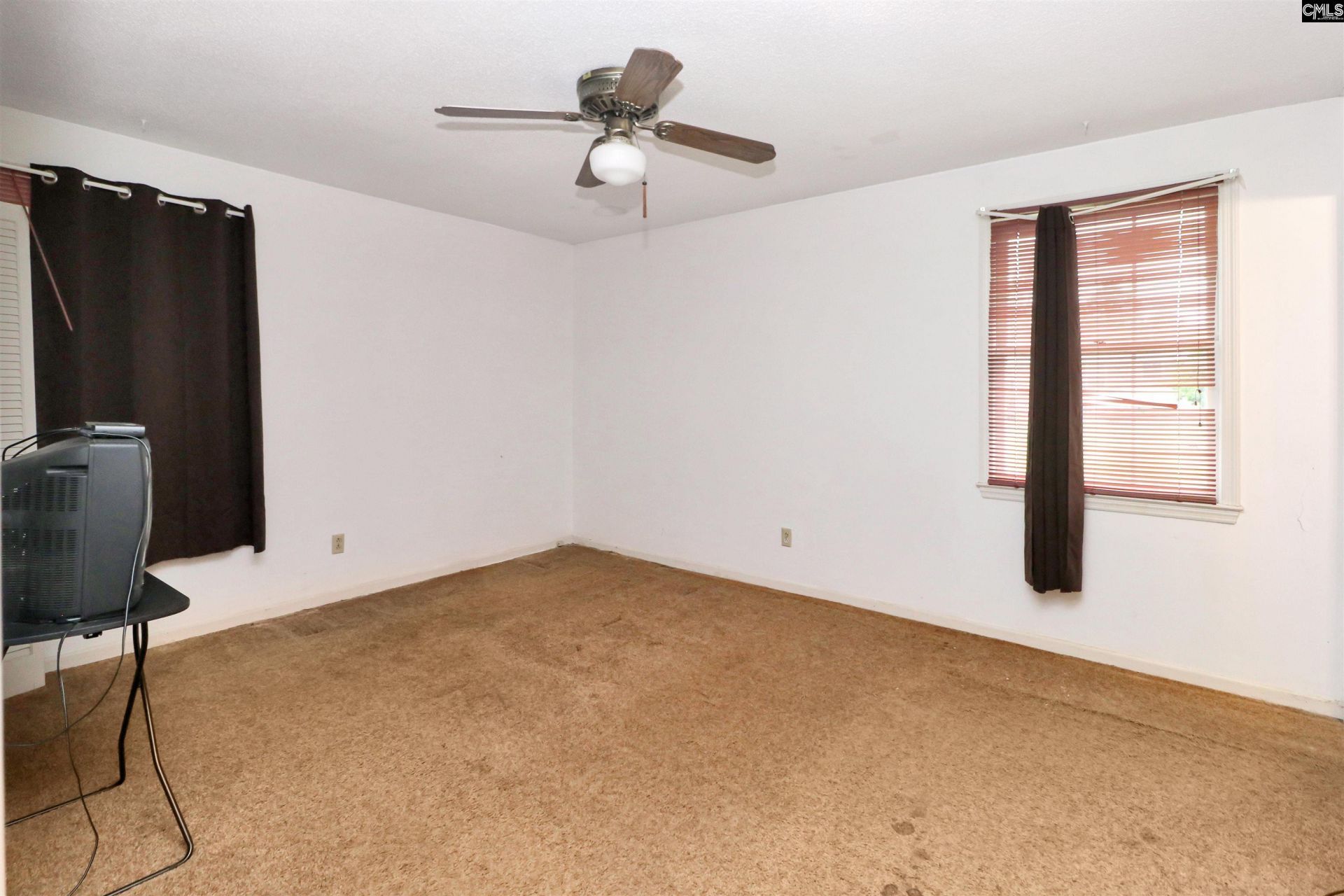 2821 Cliffside Circle Photo 12
