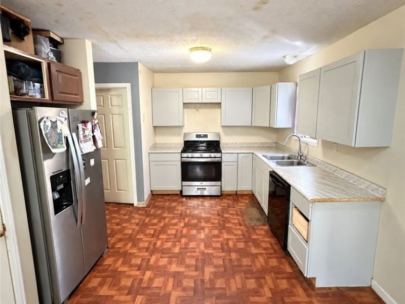 16809 Langly Avenue, Cleveland, OH 44128 Photo 10