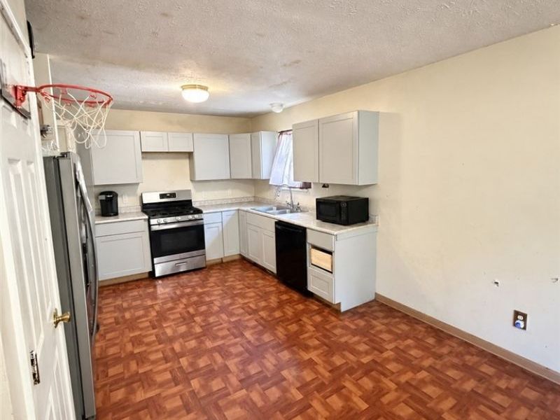 16809 Langly Avenue, Cleveland, OH 44128 Photo 11