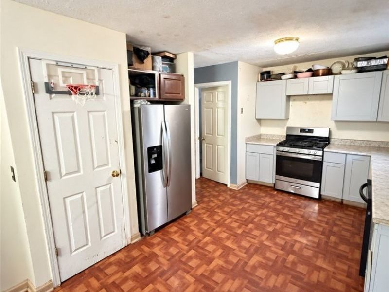 16809 Langly Avenue, Cleveland, OH 44128 Photo 12