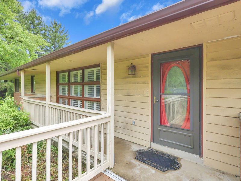 6540 Winston Court W, Columbus, OH 43235 Photo 3