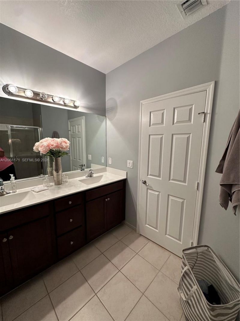 10377 W 34th Ct, Unit 10377, Hialeah, FL 33018 Photo