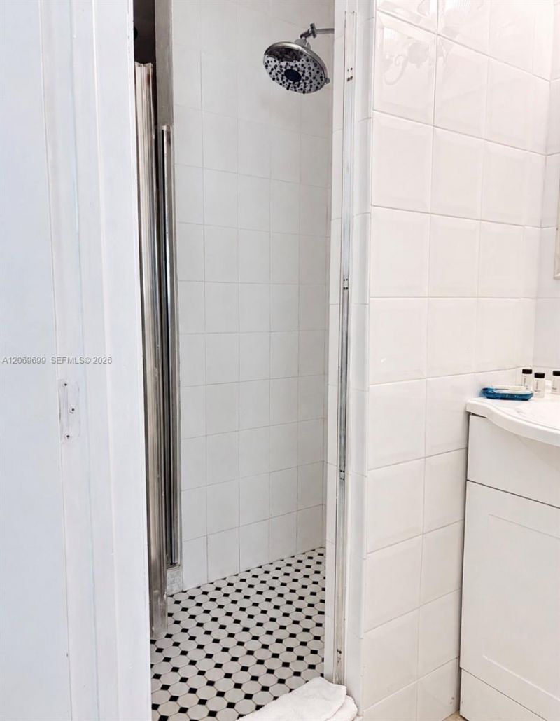 5445 Collins Ave , Unit CU26, Miami Beach, FL 33140 Photo