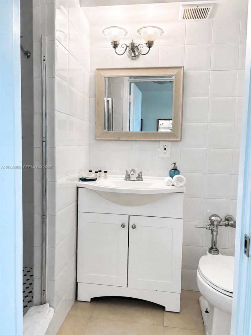 5445 Collins Ave , Unit CU26, Miami Beach, FL 33140 Photo