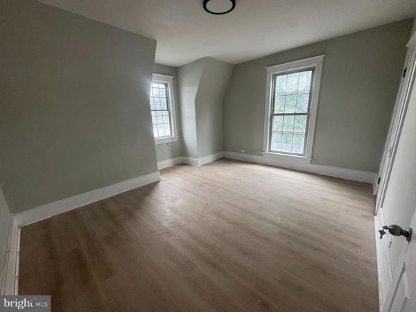15 SOUTH WELLES AVENUE, KINGSTON, PA 18704
