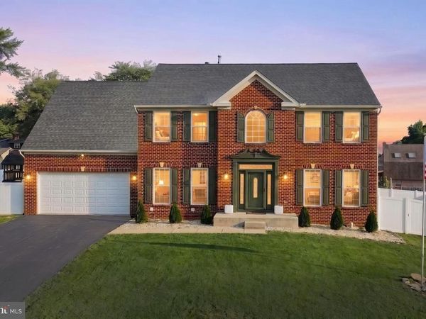 406 WYNWOOD ROAD, YORK, PA 17402