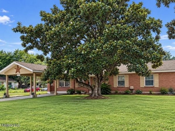2155 Sherwood Place, Biloxi, MS 39531