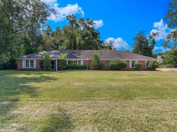 5743 Yarbrough, Shreveport, LA 71119