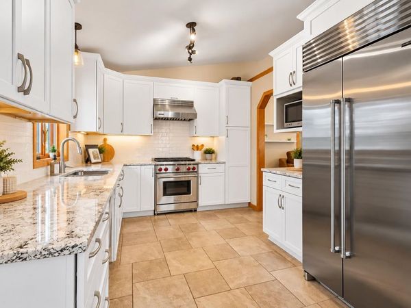 829 Edgemore Drive, Sun Prairie, WI 53590