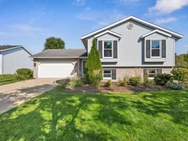 829 Edgemore Drive, Sun Prairie, WI 53590