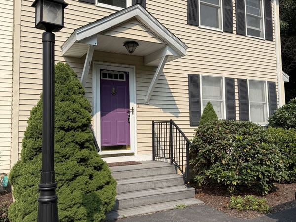 1 Castle Meadow, Unit 1, Stonington, CT 06379