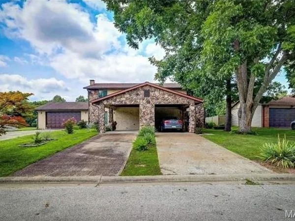 307 BRITANNA Drive , Swansea, IL 62226