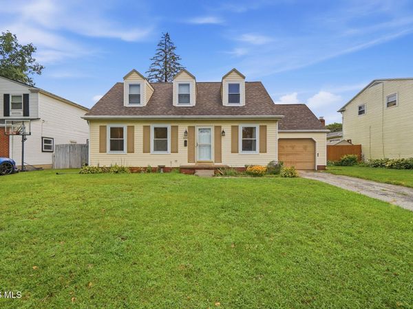 6150 Meadowvale Drive , Toledo, OH 43613