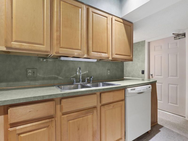 1218 Lake Shore, Unit B, Columbus, OH 43204 Photo 10