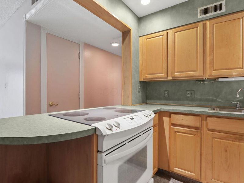 1218 Lake Shore, Unit B, Columbus, OH 43204 Photo 11