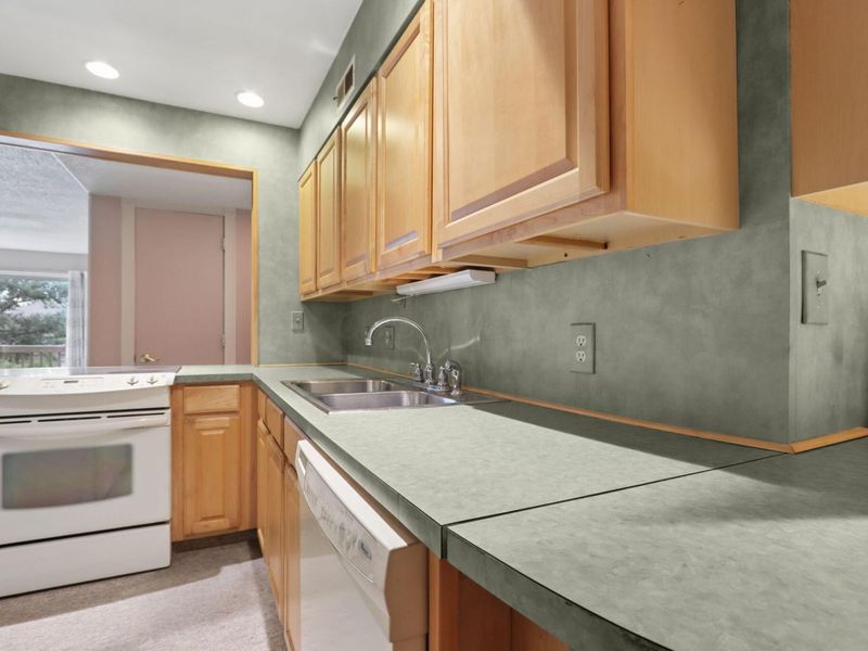 1218 Lake Shore, Unit B, Columbus, OH 43204 Photo 12