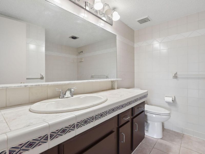 1218 Lake Shore, Unit B, Columbus, OH 43204 Photo 17