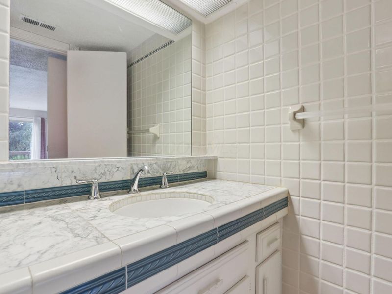 1218 Lake Shore, Unit B, Columbus, OH 43204 Photo 23