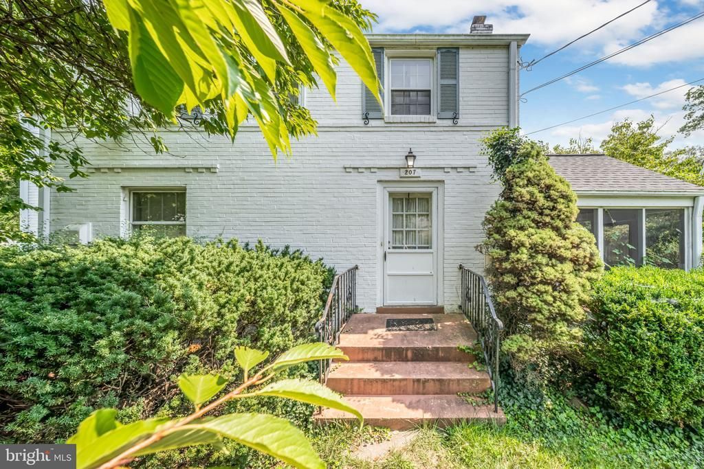 207 LEXINGTON DRIVE , SILVER SPRING, MD 20901