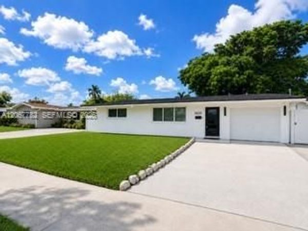 8600 Taft St , Pembroke Pines, FL 33024