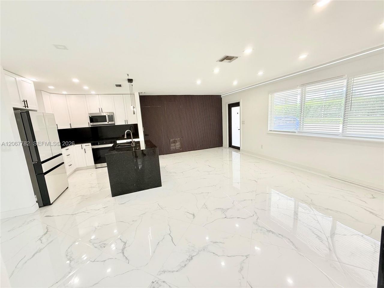 8600 Taft St , Pembroke Pines, FL 33024 Photo