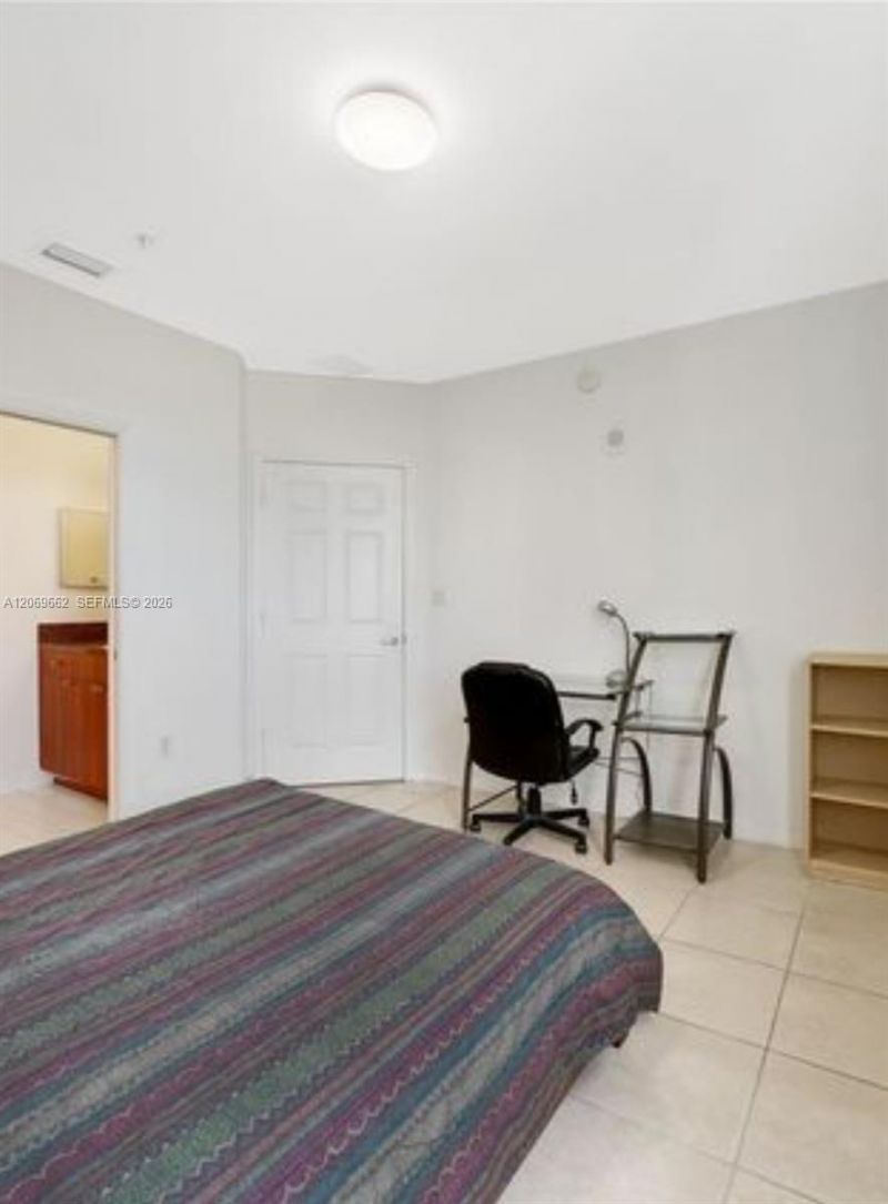 115 SW 11th St, Unit 902, Miami, FL 33130 Photo