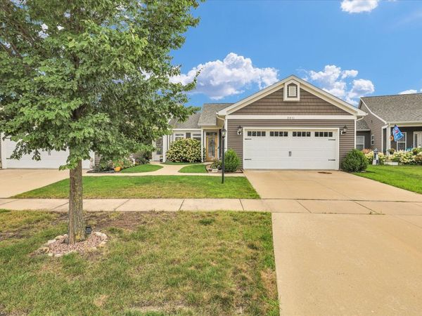 3011 E Stillwater Landing , Urbana, IL 61802