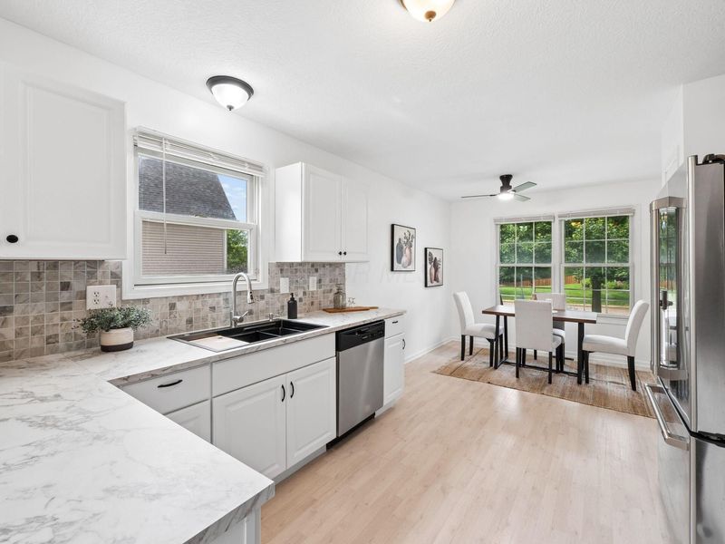 321 Amber Light Circle, Delaware, OH 43015 Photo 6