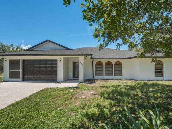 2661 SE OSAGE Avenue, Port St. Lucie, FL 34952