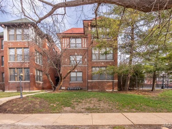 5653 Waterman Boulevard, Unit 1N, St Louis, MO 63112