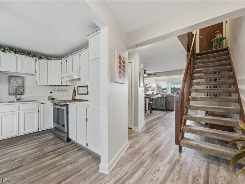 3221 Mariners Island Drive NW, Canton, OH 44708 Photo 5