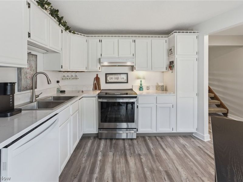 3221 Mariners Island Drive NW, Canton, OH 44708 Photo 7