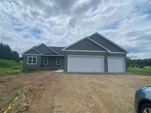 719 Mojo Trail, Hudson, WI 54016