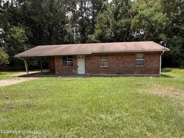 118 W Maple Street, Hazlehurst, MS 39083