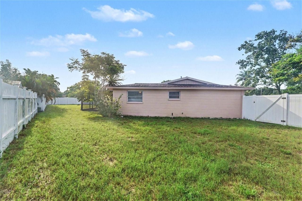 5751 Dolores Drive , Holiday, FL 34690 Photo