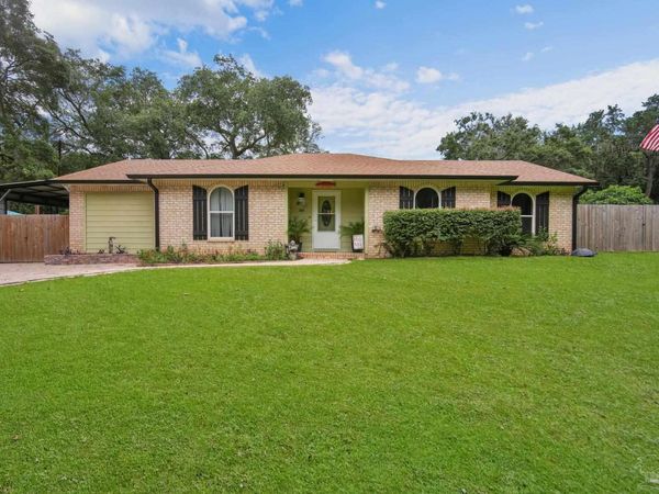 1041 Trout Rd, Pensacola, FL 32507