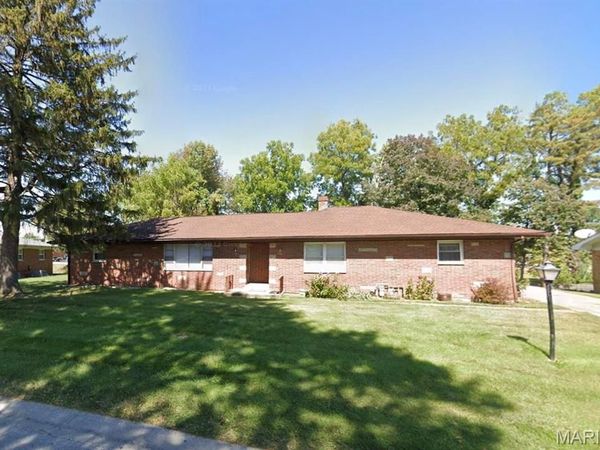5 MECKFESSEL Drive , Fairview Heights, IL 62208
