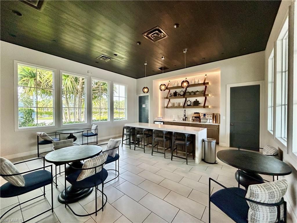 9083 Saint Lucia Dr, Naples, FL 34114 Photo