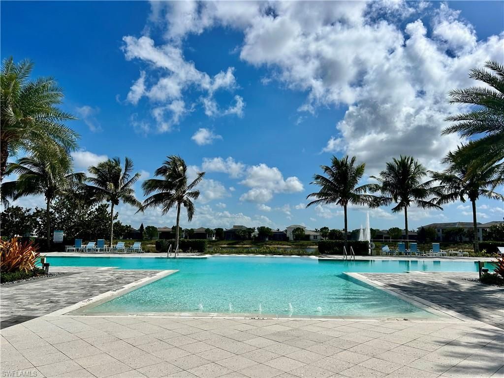 9083 Saint Lucia Dr, Naples, FL 34114 Photo